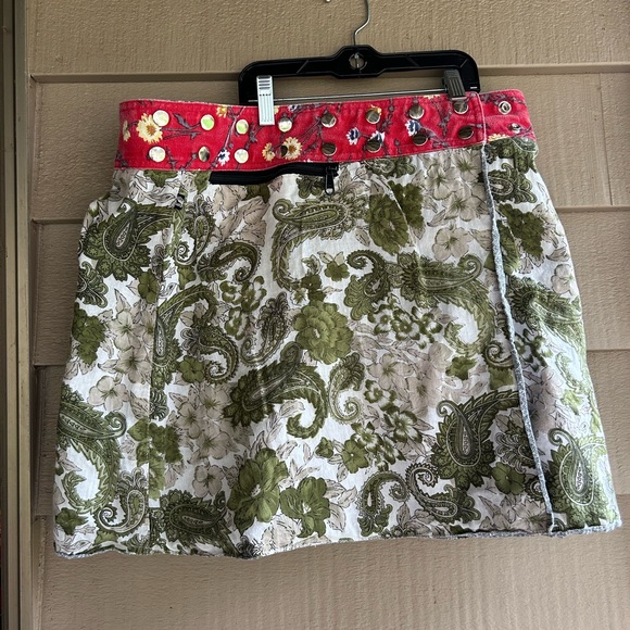 Zand Amsterdam snap skirt reversible one size. Length 18.5” - Picture 1 of 7